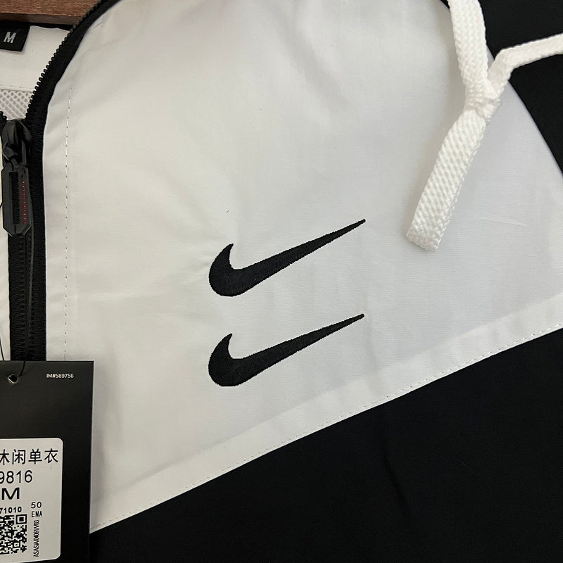 Corta-vento Nike 23/24 - Preto e Branco Double Swoosh